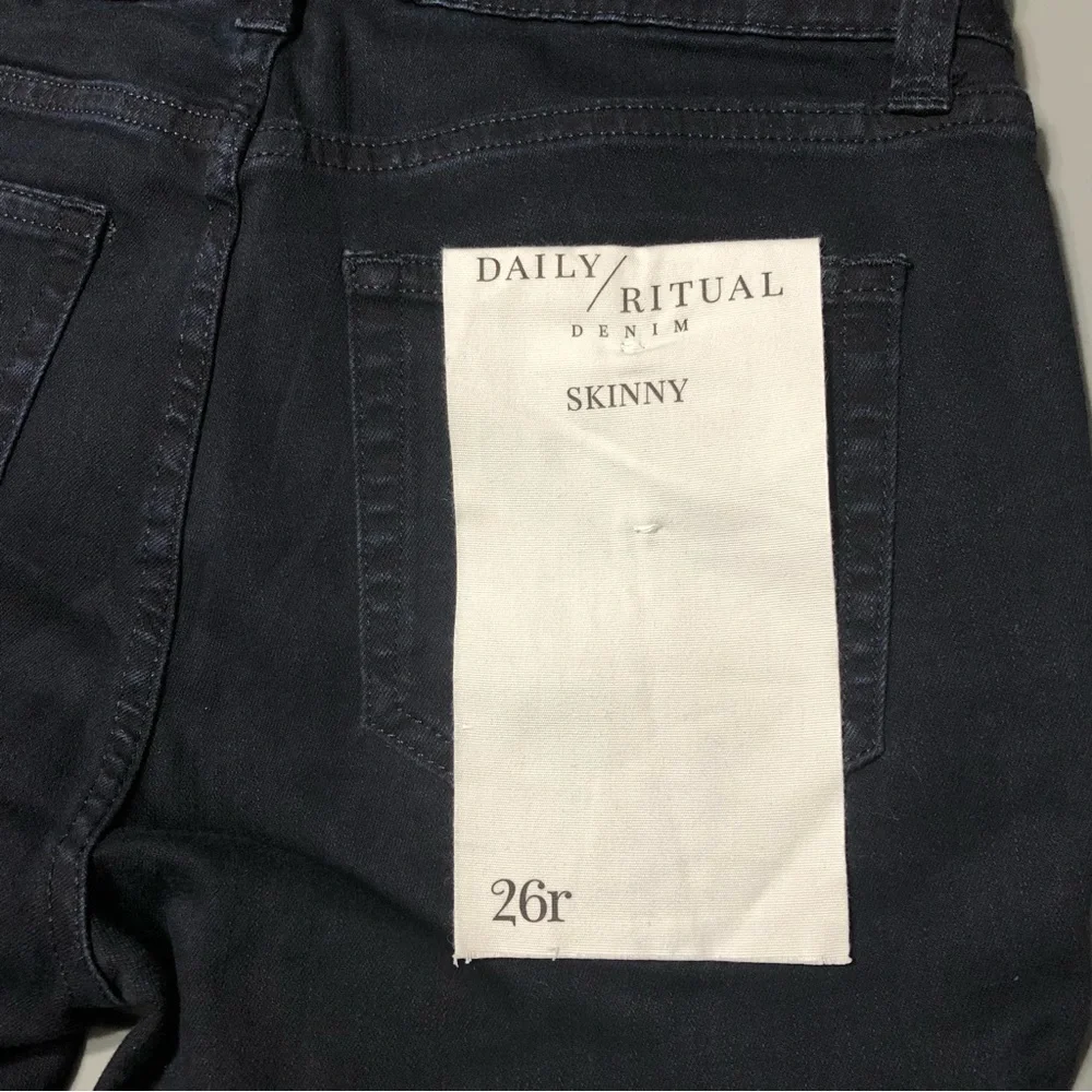 Slim Fit Jeans Dark Blue Stretch by Daily Ritual Women’s Size Waist 26 X 29 NEW - Picture 11 of 11